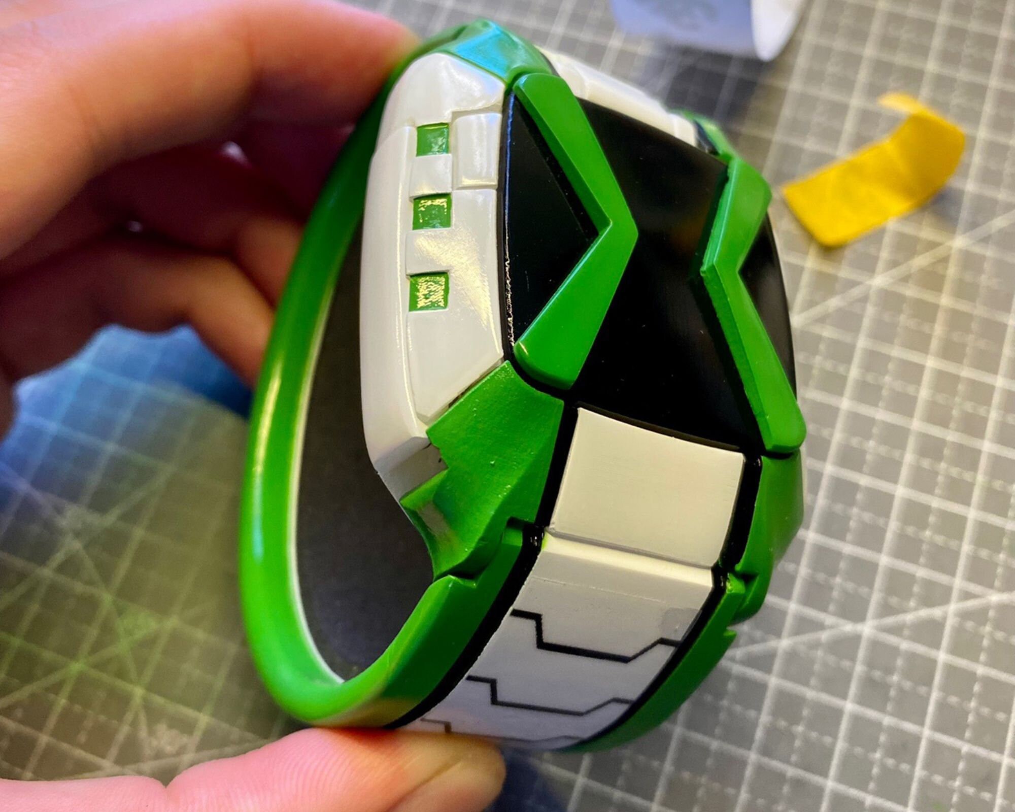 Ben 10 Omniverse Omnitrix Watchthe Dial is Rotatable and Has 