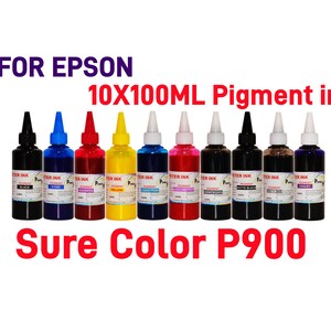 K&ouml;nnte beinhalten: Zehn 100 ml Flaschen Pigmenttinte f&uuml;r Epson Sure Color P900 Drucker. Die Flaschen sind mit der Tintenfarbe beschriftet: Schwarz, Cyan, Magenta, Gelb, Hellmagenta, Hellcyan, Wei&szlig;, Hellschwarz, Foto Schwarz und Lebhaft Magenta.