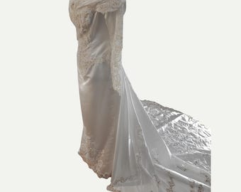 Elegantes Satin Brautkleid