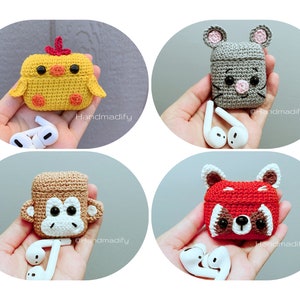 20 in 1 - Custodia per AirPods 1/2/3/Pro/Pro 2 con pollo, panda rosso, topo e scimmia-SCHEMA ALL'UNCINETTO-Scarica file PDF- Modello inglese -Download istantaneo