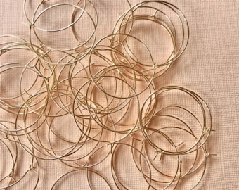 Créoles dorées légères, 50 pièces - Dimensions : 20,25,30,35 mm