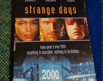 STRANGE DAYS 1995 VHS Scifi Cyberpunk Katheryn Bigelow Preowned