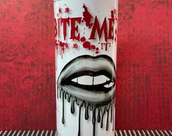 Bite Me Vampire Tumbler / Tazza Lips Play / Tumbler Vampire Blood / Tumbler Gothic / Tumbler isolato da 20 Oz / Tumbler Skinny con cannuccia