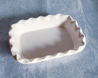 Vintage Baking Dish, Oven Proof, Made in Japan, Ceramic, Pie dish, Scalloped