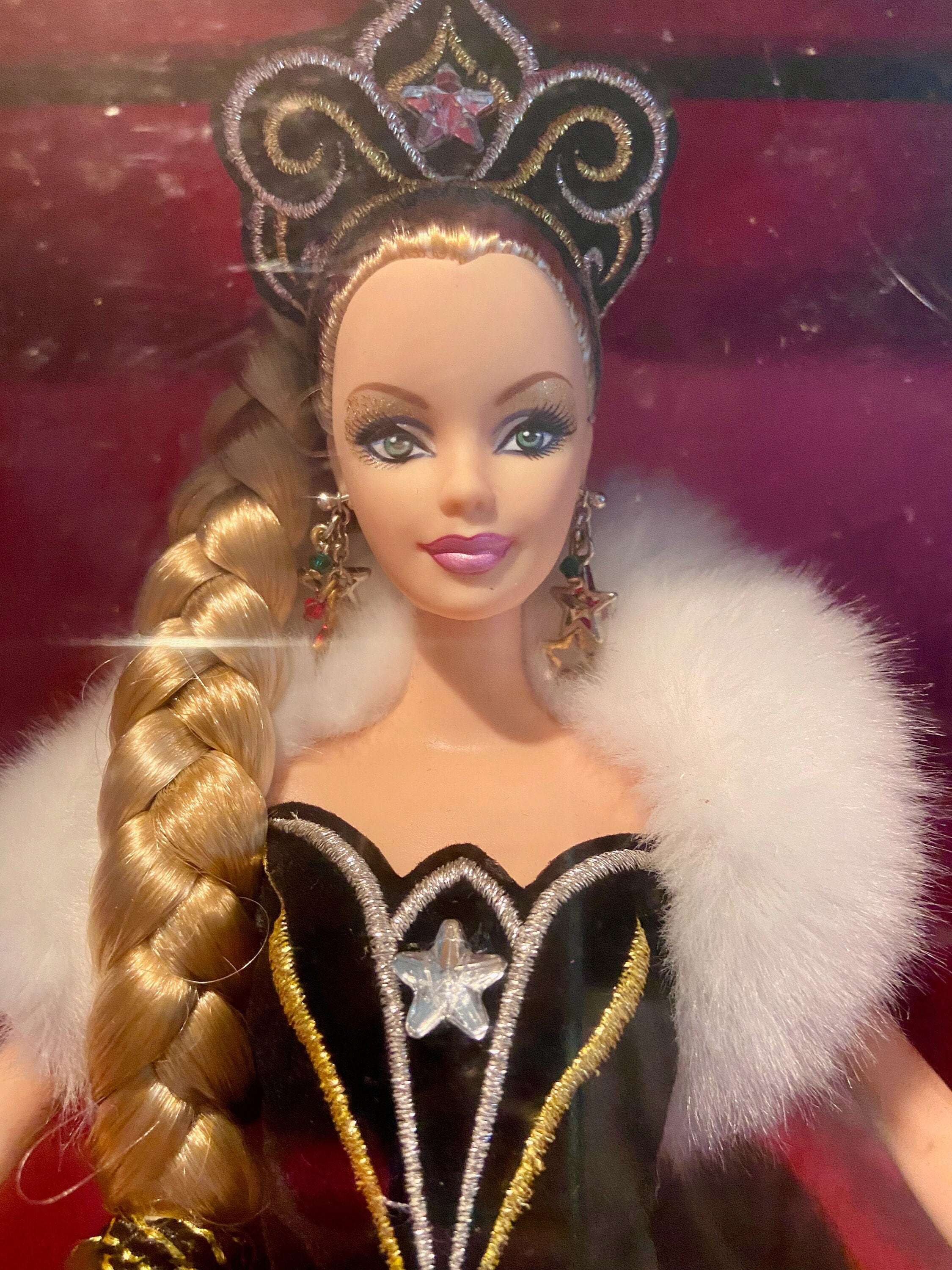 2006 Holiday Barbie by Bob Mackie - shantyone.com