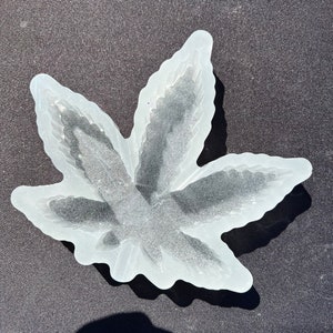 Custom leaf Ashtray