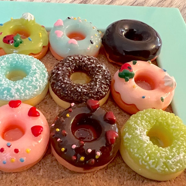 Donut Magnets / PushPins - 6 Donuts in 1 Set - Food / Dessert / Snack/ Sweet/ Bake/ Magnet / PushPin Random Set of 6 -Half Dozen