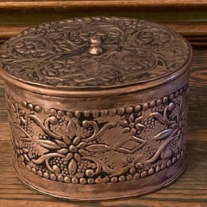 Vintage Ornate Open Metal Work Trinket Box