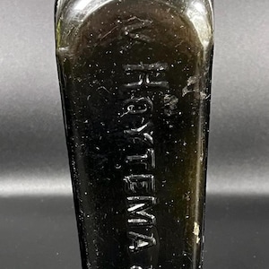 Antique Victorian Dutch Olive Glass Gin Bottle V.HOYTEMA & Co 1850-1870