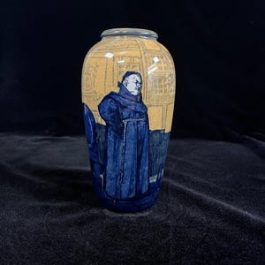 ヴィンテージ/アンティーク ロイヤルドルトン「地下室の修道士」花瓶 チャールズ・ノークデザイン バックスタンプ入り 希少 イギリス製