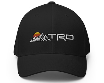Finns i olika färger. Broderad TRD-keps i strukturerad twill. Campinghatt. Tacoma Mountains-hatt. TRD PRO - Toyota - Tundra - 4Runner - Rav4 4x4