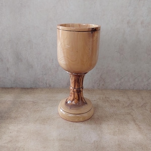Coupe de communion de 6,4 po., Graal en bois d'olivier de Jérusalem, gobelet en bois sculpté à la main, verre en bois d'olivier, tasse en bois d'olivier, cadeau de Noël, cadeau d'église