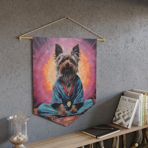 Drapeau fanion Yorkie, décoration murale chien, décoration unique de salle de méditation, décoration de studio de yoga, cadeaux méditation rigolos, cadeaux Yorkshire Terrier image 2