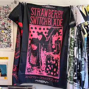 Strawberry Switchblade Flag