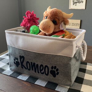 Text on the Basket.