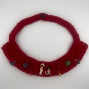 Collar de bailarinas típicas colombianas, hermoso collar hecho a mano en crochet, collar rojo