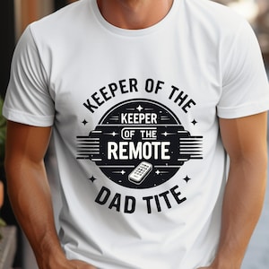 Diseño digital "Guardián del control remoto para papá", regalo divertido para papá, imágenes prediseñadas de control remoto de TV, SVG para el Día del Padre, estampado retro grunge, descarga digital.