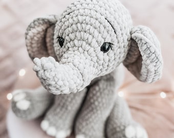 Crochet - Instructions Elephant Emily *Amigurumi* Language: German. *PDF*© design by @helibelle.design