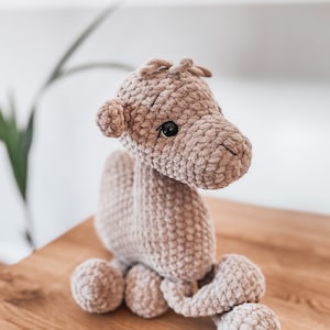 Crochet - Instructions Dromedary Barney Amigurumi* Language: German. *PDF*© design by @helibelle.design