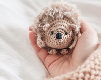Crochet pattern Pocket Hedge,hug, | Language: German l *PDF*© design by @helibelle.design