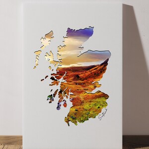 Impresión de lienzo estirado de Escocia / Decoración de pared celta / Mapa de tierras altas escocesas vibrante y de alta calidad / Regalos únicos para viajeros