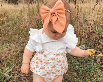 Baby Bloomers with Matching Bow, Toddler Bloomers, Handmade Bloomers, Baby Bummies, Shorties, Muslin Bloomers, Floral Bloomers
