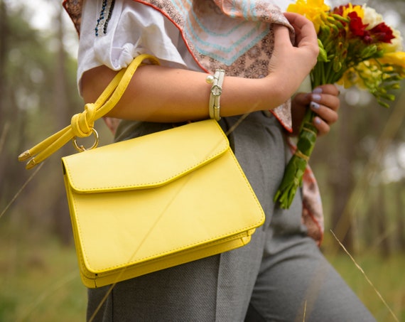 CLASSY Light Yellow Minimalist Clutch Bag for Mom Cute 