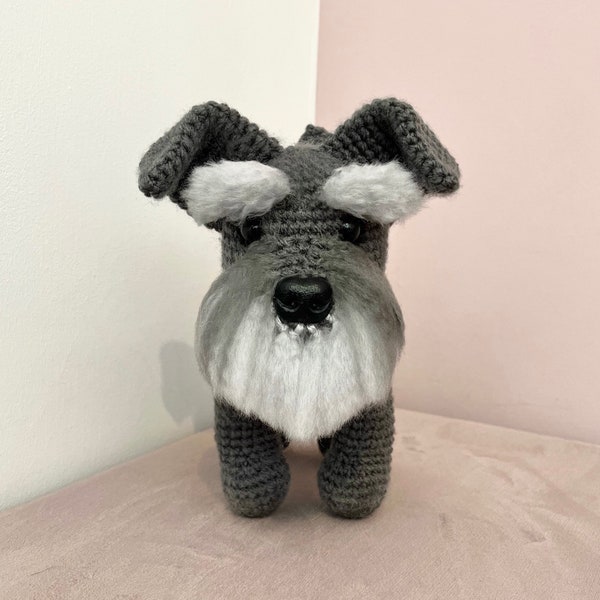 Modèle au crochet Schnauzer. Terrier. Tutoriel PDF. Amigurumi. Chien réaliste. Chien au crochet. Chiot. Terrier au crochet. Schnauzer nain. Facile.