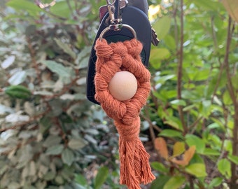 Porte-clés en macramé boule en bois fait main idée cadeau