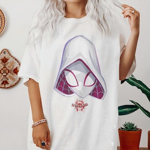 Marvel Spider-Gwen Spiderverse Maske Grafik Spider Man Shirt, Disneyland Familie passendes Shirt, Magic Kingdom T-Shirt, BTW Epcot Freizeitpark Shirt Bild 1