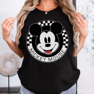 Camisetas Disney Mickey y sus amigos Mickey Mouse Minnie Mouse con estampado de cuadros y círculos, camiseta de Mickey a cuadros, camiseta para vacaciones familiares de Disney imagen 4