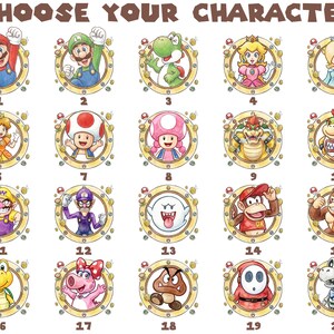 Pu&ograve; includere: Un set di tre tazze in ceramica con finitura opaca e macchiettata. Le tazze sono nei toni del crema, grigio chiaro e grigio scuro. Ogni tazza ha un design semplice e minimalista e un manico arrotondato.