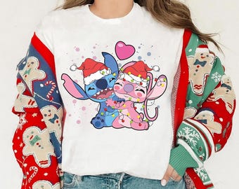 Camiseta navideña de Disney con luces de Papá Noel, Stitch y Ángel, camiseta a juego para parejas de Lilo y Stitch para Navidad, camiseta a juego para la familia de Disneyland para Navidad