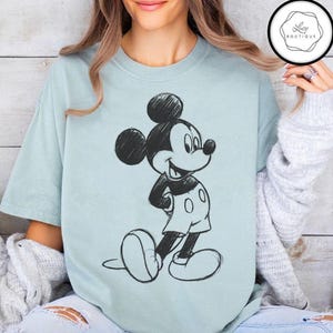 Camiseta Disney Mickey Mouse Sketch Portrait Classic Pose, Mickey y sus amigos, Camiseta Magic Kingdom, Camiseta familiar a juego de Disneyland imagen 2