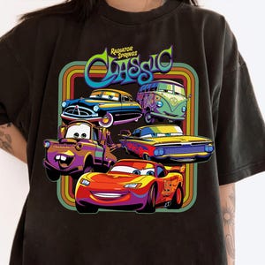 T-shirt classique Disney Cars Radiator Springs, chemise Cars Land, chemise assortie pour la famille Disneyland, t-shirt Magic Kingdom, parc à thème WDW Epcot image 1