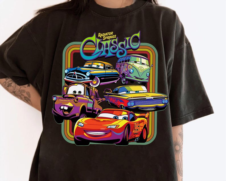 T-shirt classique Disney Cars Radiator Springs, chemise Cars Land, chemise assortie pour la famille Disneyland, t-shirt Magic Kingdom, parc à thème WDW Epcot image 1