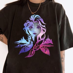 Disney Elsa Frozen 2 Camisa gráfica de retrato degradado de dos tonos, camisa a juego de la familia Disneyland, camiseta Magic Kingdom, parque temático WDW Epcot