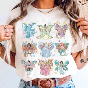 Camiseta Coquette Bow Disney Princess Butterfly Group Shirt, Disney Aurora Ariel Belle Cinderella Tiana, Camiseta Disney Girl's Trip, Camiseta Princess Bow imagen 1