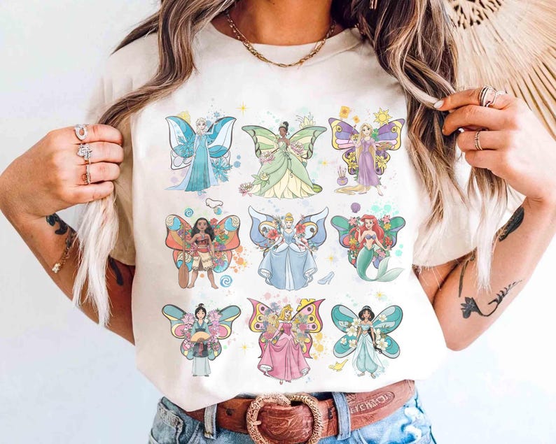 Camiseta Coquette Bow Disney Princess Butterfly Group Shirt, Disney Aurora Ariel Belle Cinderella Tiana, Camiseta Disney Girl's Trip, Camiseta Princess Bow imagen 1