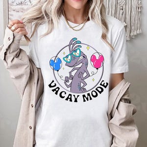 Camiseta retro de los 90 con villanos de Disney, los malos llevan orejas de Mickey y globos, modo vacaciones. Camiseta del Capitán Garfio, Scar, Hades, Jafar, Gastón, camisetas de Disneyland. imagen 3