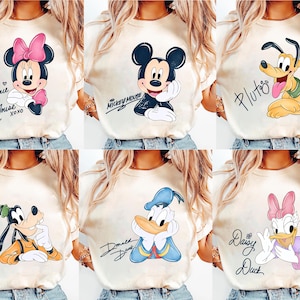 水彩画風ディズニー ミッキーと仲間たちのシグネチャーTシャツ、ミッキーと仲間たちのポートレートグループシャツ、ミッキーと仲間たちのギフト、ディズニーランドのマッチングTシャツ