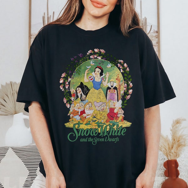 Disney Snow White Group Shot Classic Poster Floral Wreath T-Shirt, Snow White and Seven Dwarfs Tee,WDW Matching Family Shirts, Magic Kingdom