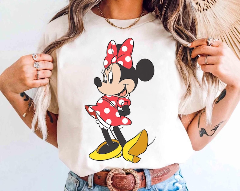 Maglietta coordinata per la famiglia Disney con Minnie Mouse in posa classica, Topolino e amici, Disneyland, Magic Kingdom e il parco a tema WDW Epcot. immagine 3