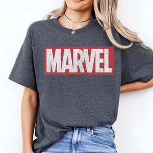 Marvel klassiek logo film grafisch T-shirt, bijpassende Disneyland-familieshirt, Magic Kingdom-T-shirt, WDW Epcot-themaparkshirt afbeelding 3