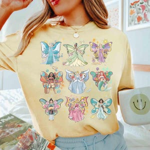 Camiseta Coquette Bow Disney Princess Butterfly Group Shirt, Disney Aurora Ariel Belle Cinderella Tiana, Camiseta Disney Girl's Trip, Camiseta Princess Bow imagen 3