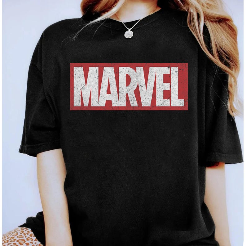 Marvel klassiek logo film grafisch T-shirt, bijpassende Disneyland-familieshirt, Magic Kingdom-T-shirt, WDW Epcot-themaparkshirt afbeelding 2
