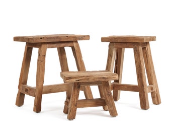 Vintage Holzhocker im rustikalen Look