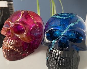 Skull ornanments, pair of resin skulls, mr & Mrs valentines gift, gothic homeware, gothic gift, skull paper weight, liquid core with glitter