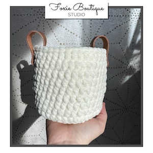 Crochet Velvet Basket with Leather Handles,Handmade Basket,Nursery Decor,Valentines Basket,Crochet,Plant or Flower Basket,Gift Basket