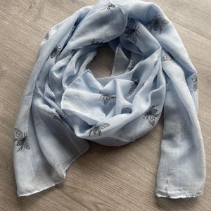 Bumble Bee Scarf in Blue, Letterbox Gift for her, Bee Present, Ladies Lightweight Scarf Wrap, Ladies Bumble Bee Gift, Bumble Bee Lover